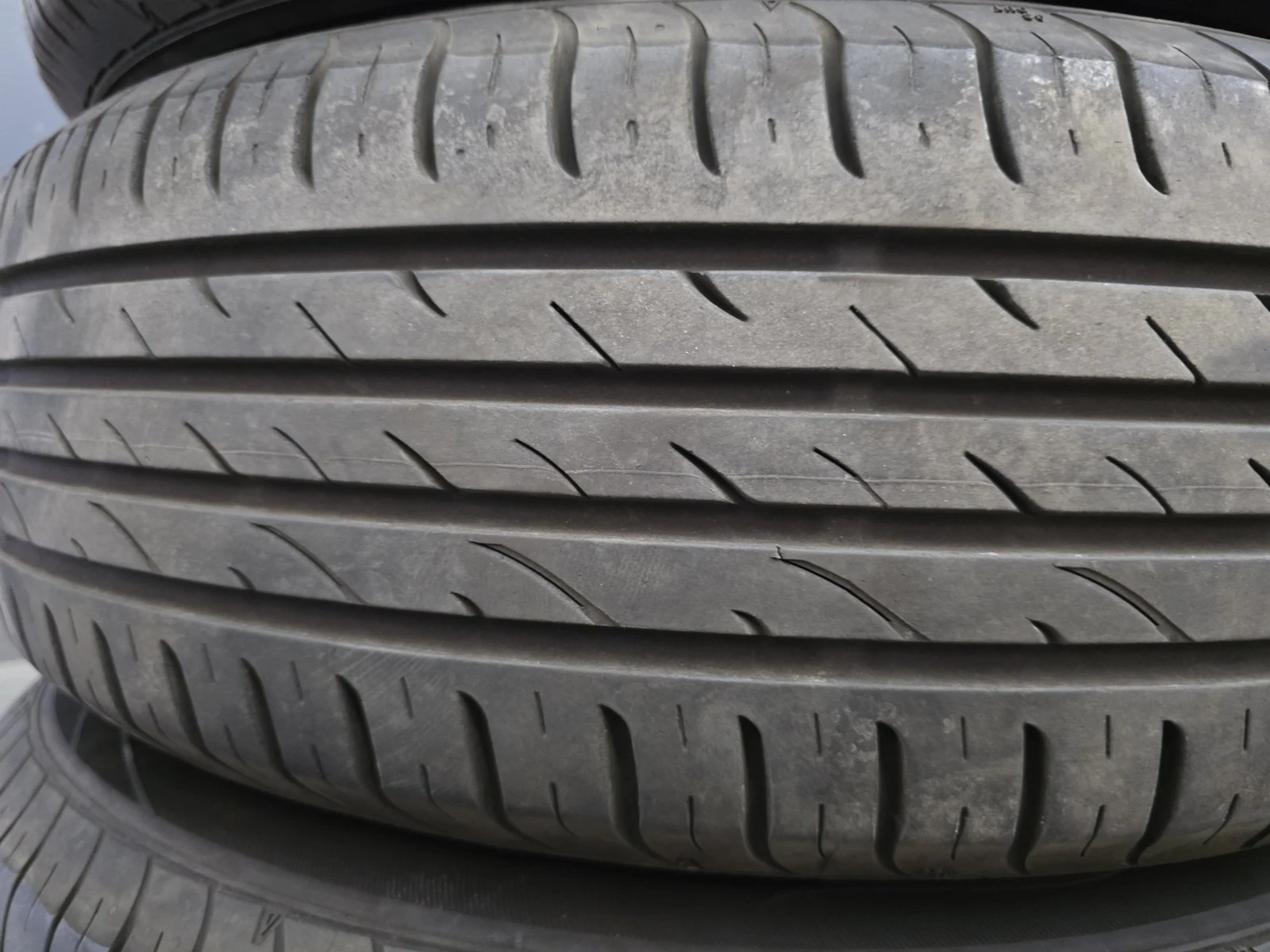 Гуми Летни 215/60R17, снимка 3 - Гуми и джанти - 56731040
