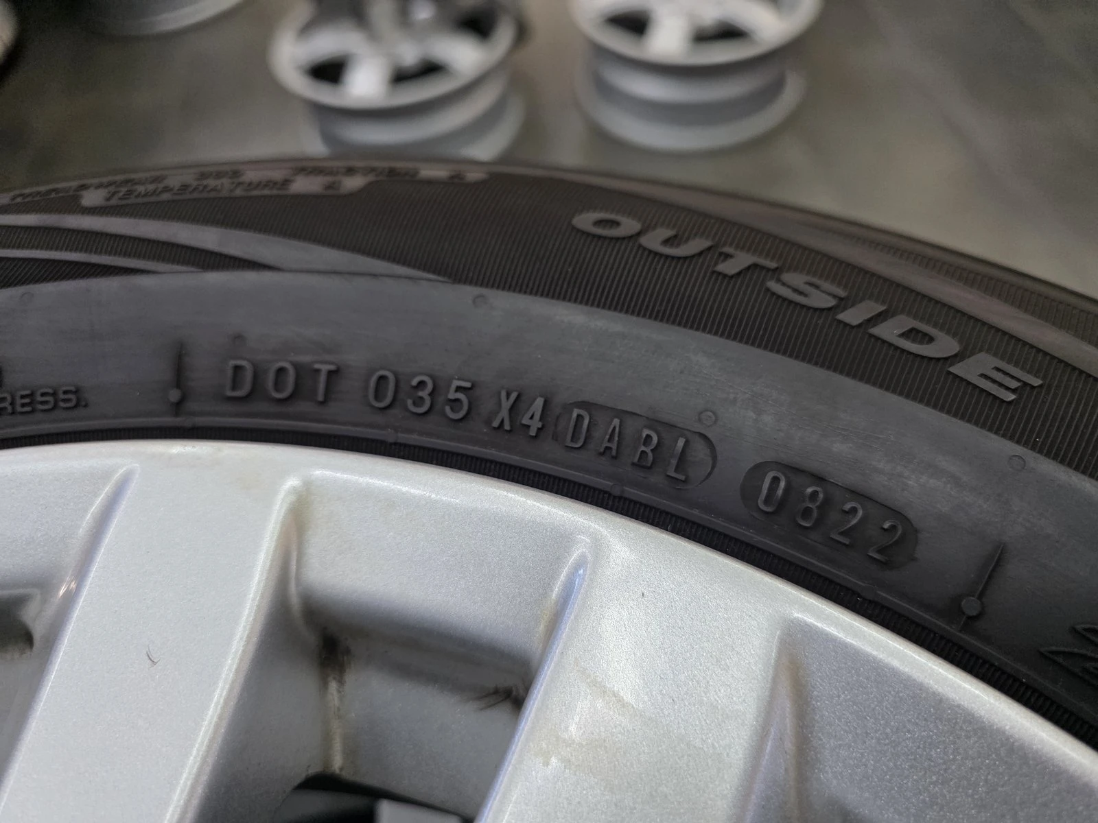 Гуми Летни 215/60R17, снимка 9 - Гуми и джанти - 56731040