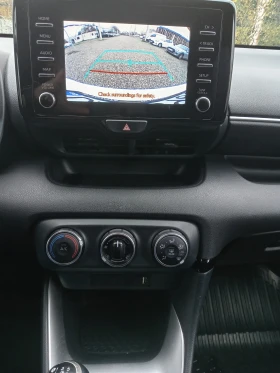 Toyota Yaris 1.5i Гаранционна - 19950 лв. / 10200.27 € - 36540233 12