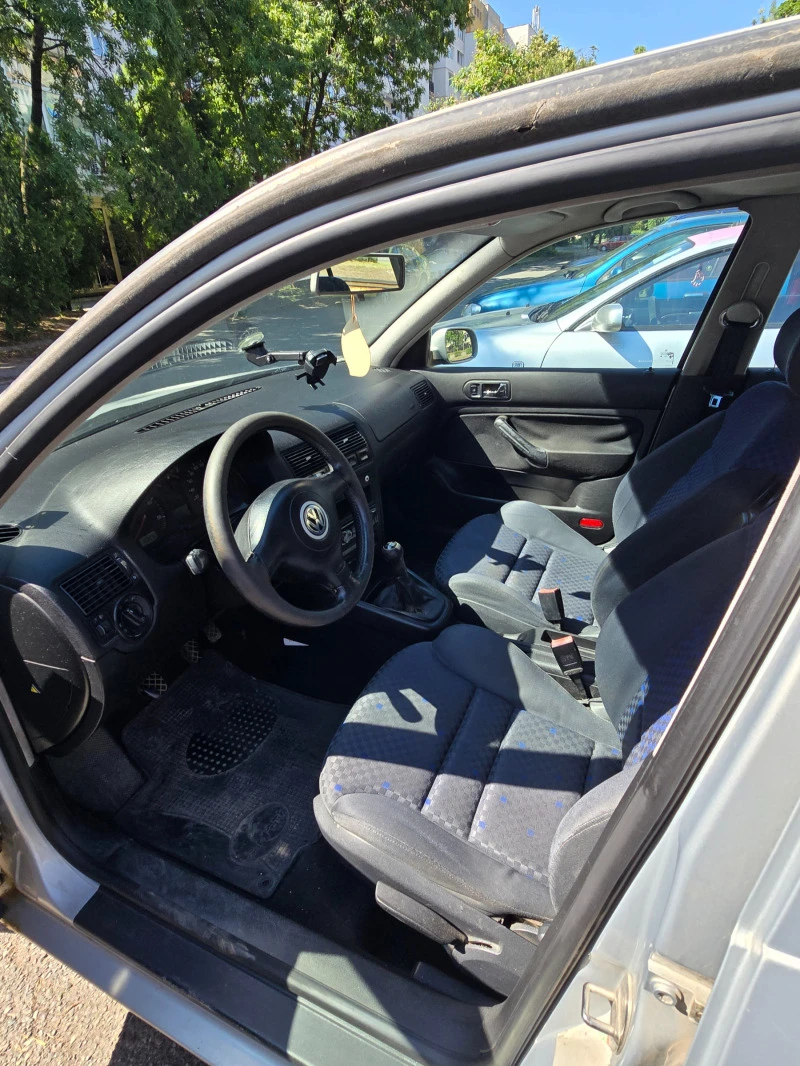 VW Golf 1.9 TDI, снимка 8 - Автомобили и джипове - 46302715