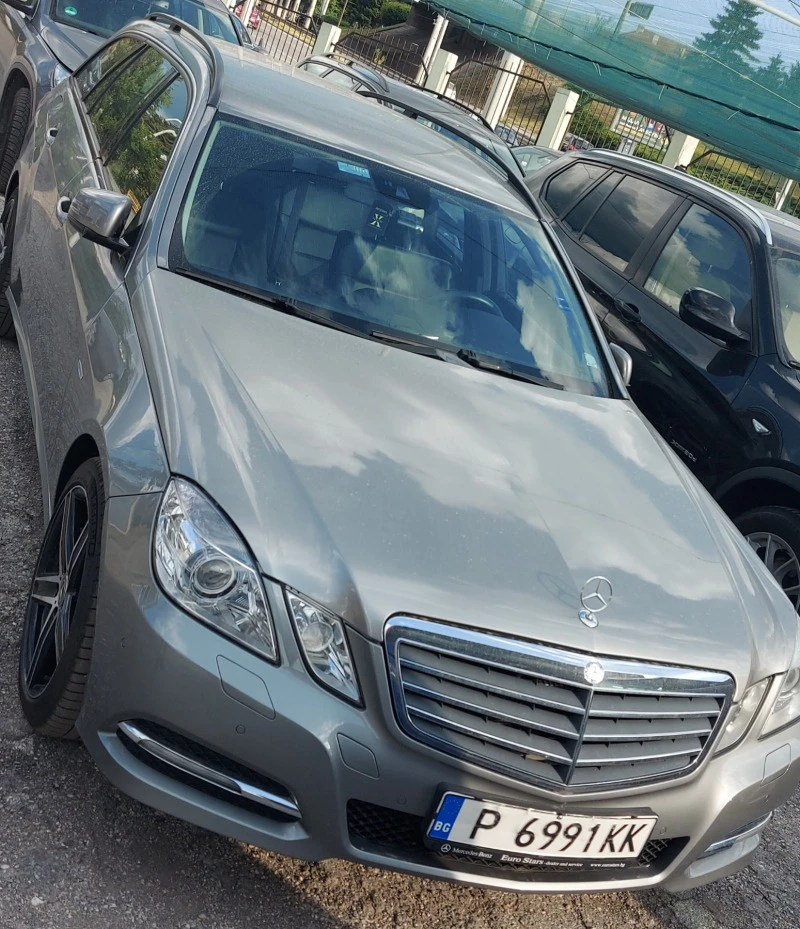 Mercedes-Benz E 220, снимка 1 - Автомобили и джипове - 47358086