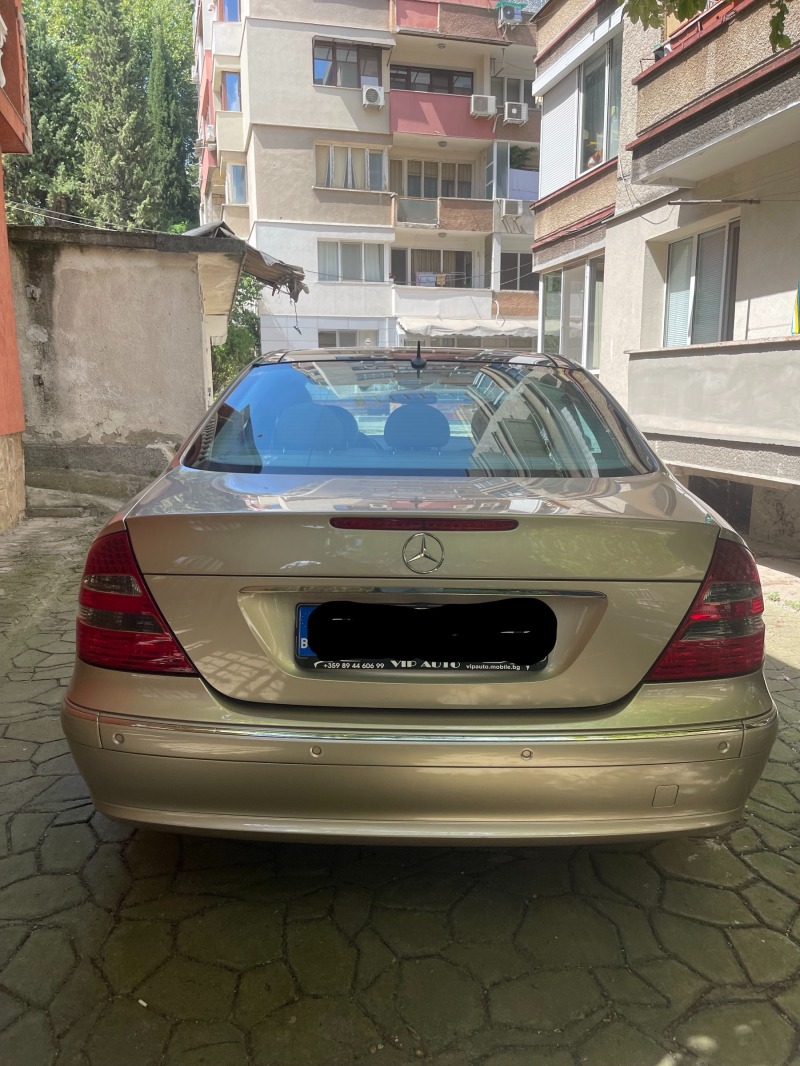 Mercedes-Benz E 270 Avantgarde/Designo 72000km!, снимка 3 - Автомобили и джипове - 46407482