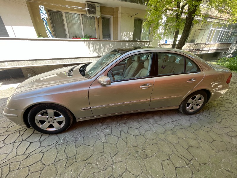 Mercedes-Benz E 270 Avantgarde/Designo 72000km!, снимка 2 - Автомобили и джипове - 46407482