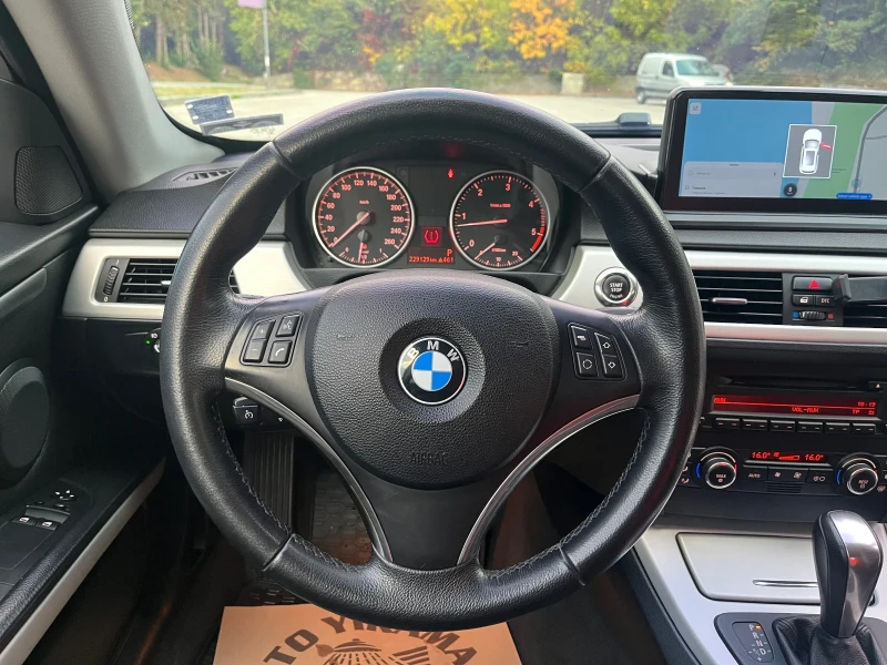 BMW 320 M4* Optic* BiXenon* Navi* CarPlay* Кожа* Автомат, снимка 16 - Автомобили и джипове - 47639908