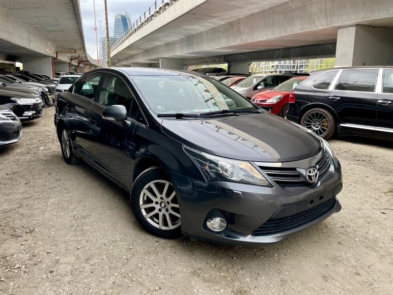 Toyota Avensis 1.8i , снимка 1 - Автомобили и джипове - 47875854