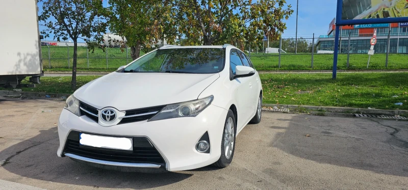 Toyota Auris D4D, снимка 2 - Автомобили и джипове - 49150557