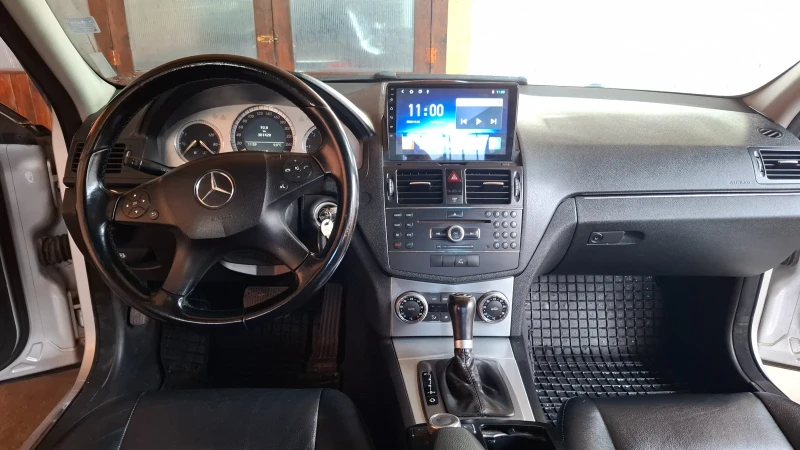 Mercedes-Benz C 220, снимка 7 - Автомобили и джипове - 52249669