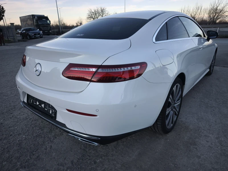 Mercedes-Benz E 220  SPORT SWAROVSKI FACE NEW !!!, снимка 4 - Автомобили и джипове - 53126215