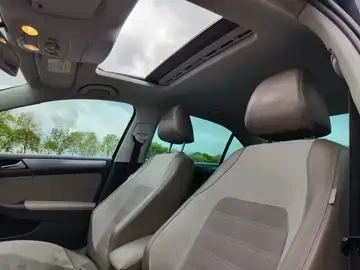 VW Jetta 2, 0 - изображение 10