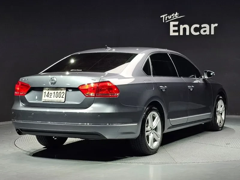 VW Passat 2.0 TDI, снимка 2 - Автомобили и джипове - 54298605