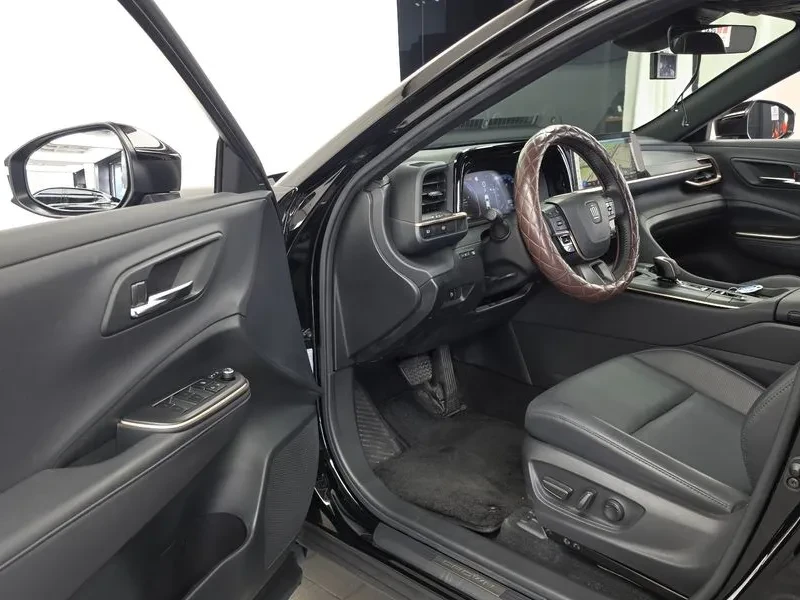 Toyota Crown 2.5 4WD HYBRID, снимка 10 - Автомобили и джипове - 56356731
