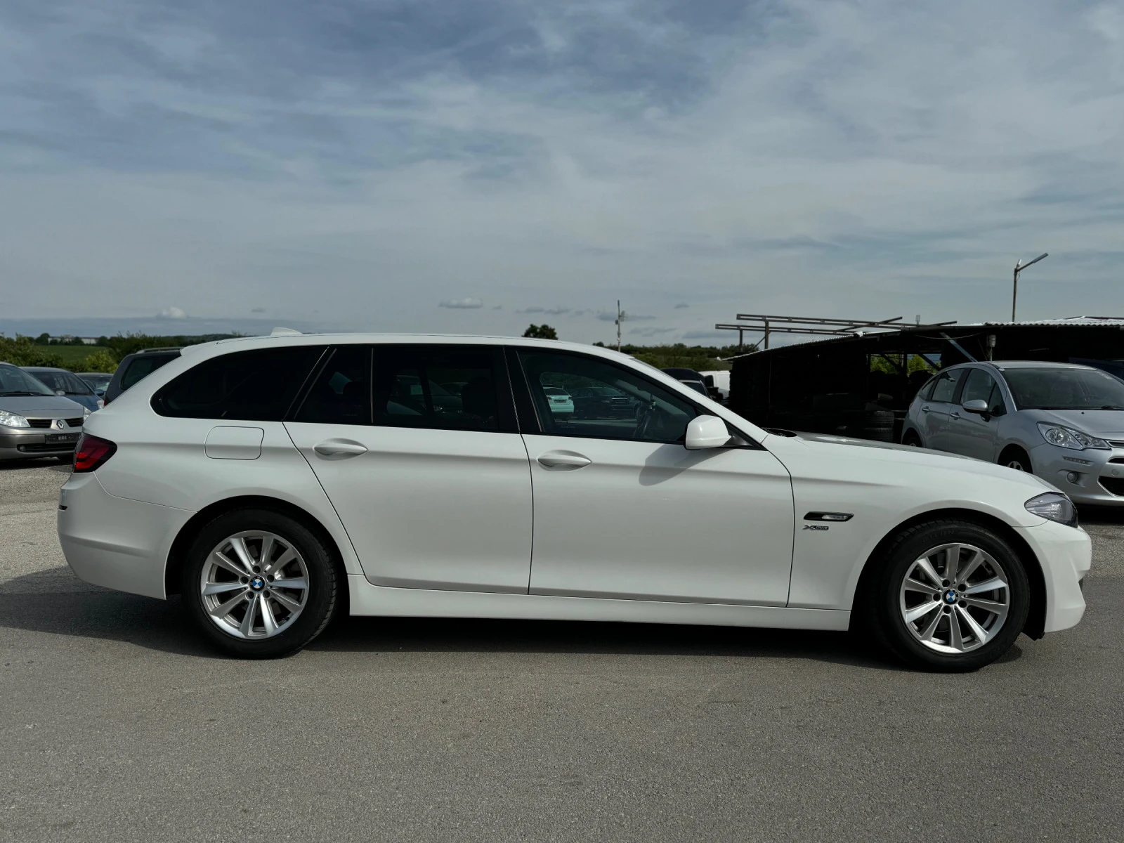 BMW 525 525d xDrive ОБСЛУЖЕНА - изображение 4