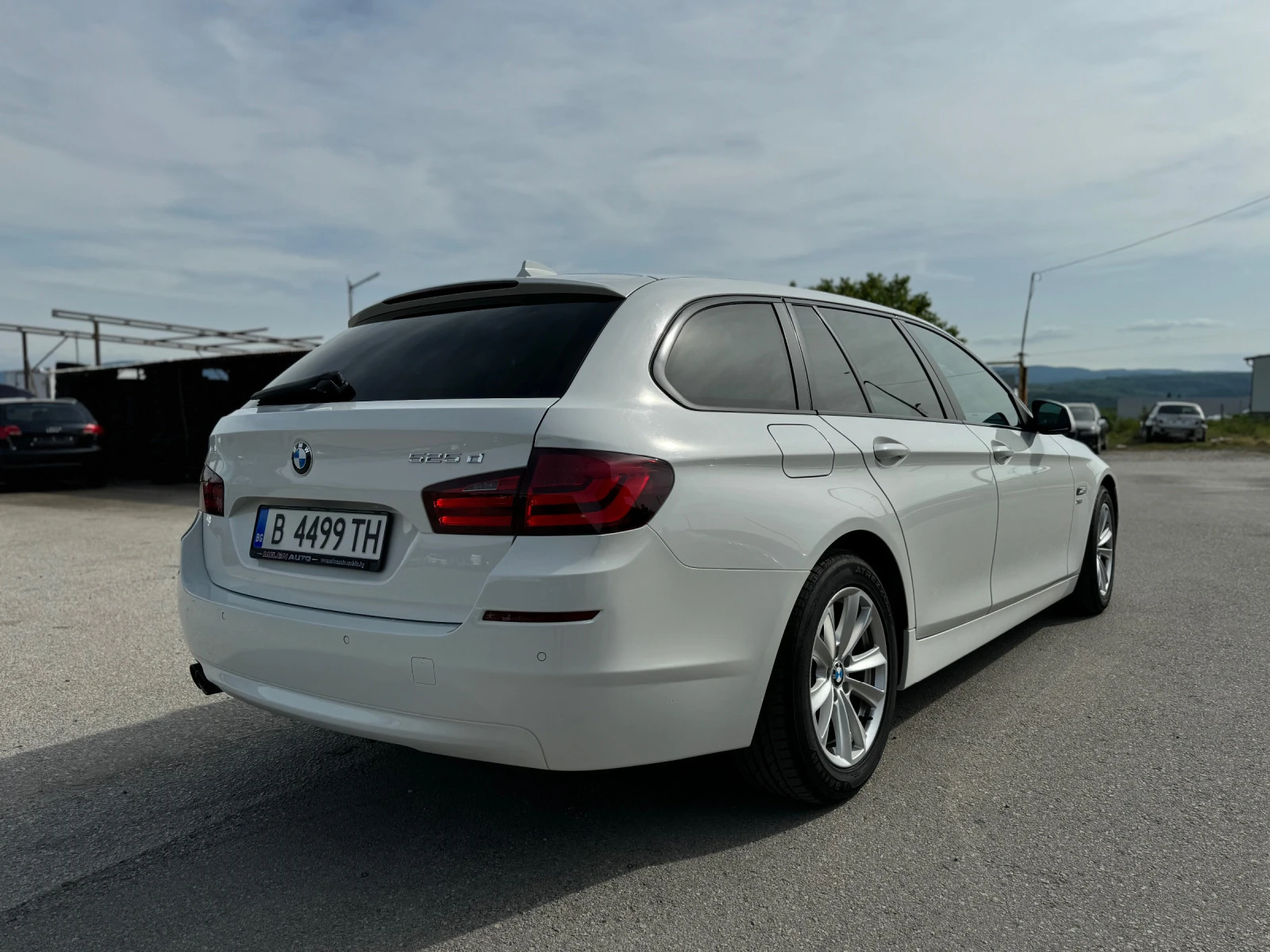 BMW 525 525d xDrive ОБСЛУЖЕНА - изображение 8