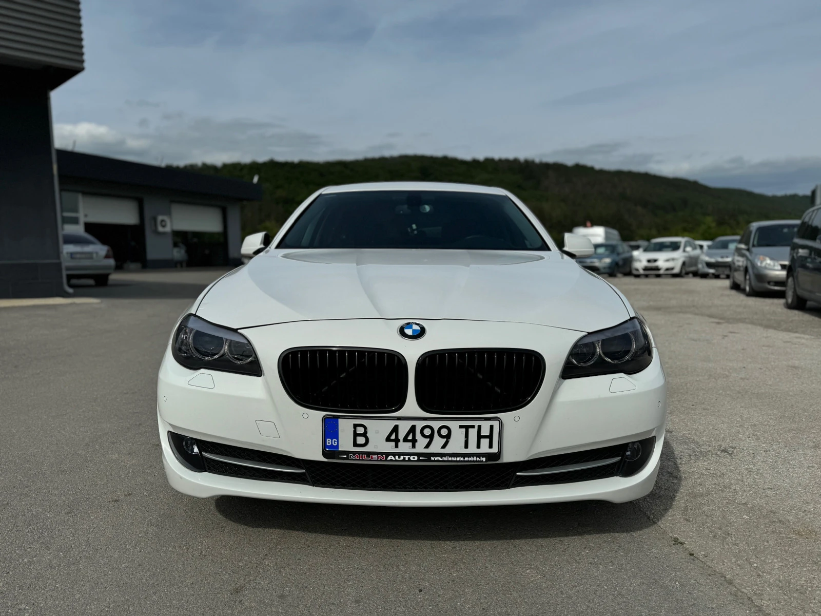 BMW 525 525d xDrive ОБСЛУЖЕНА - изображение 2