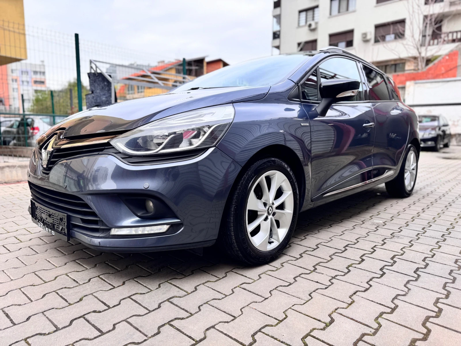 Renault Clio 1.2i limited - изображение 2
