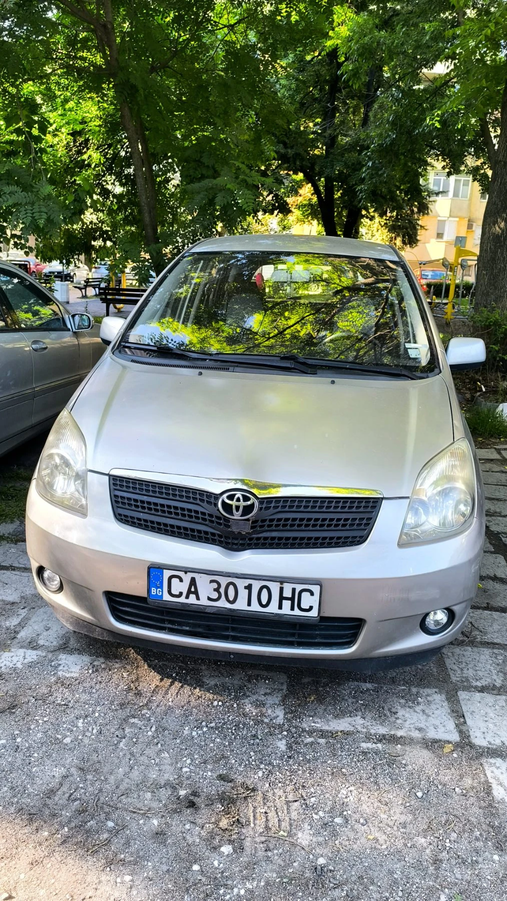 Toyota Corolla verso 2.0 - изображение 2