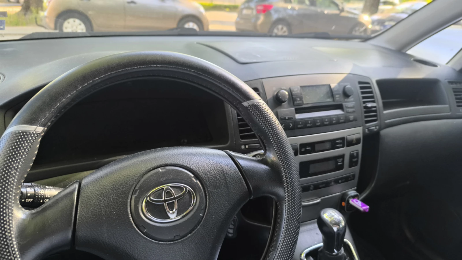 Toyota Corolla verso 2.0 - изображение 7