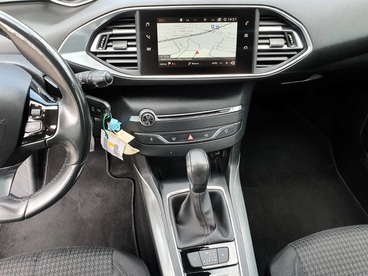 Peugeot 308 1.5HDI/130kc/Aвтоматик - изображение 9