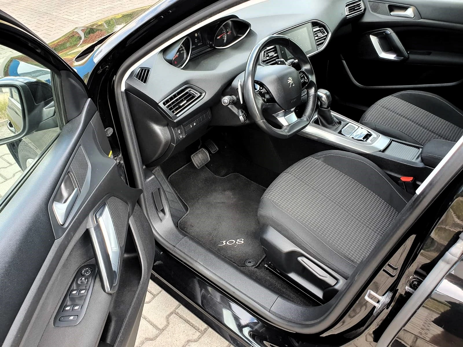 Peugeot 308 1.5HDI/130kc/Aвтоматик - изображение 7