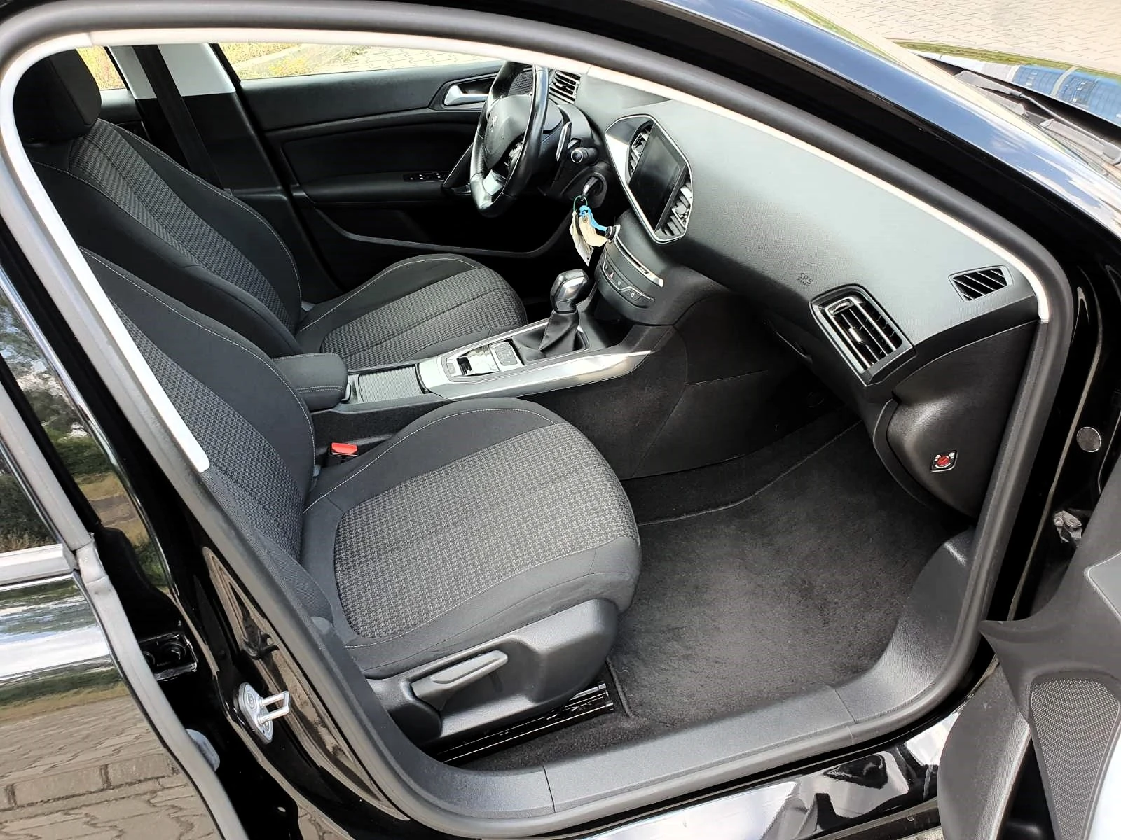 Peugeot 308 1.5HDI/130kc/Aвтоматик - изображение 10