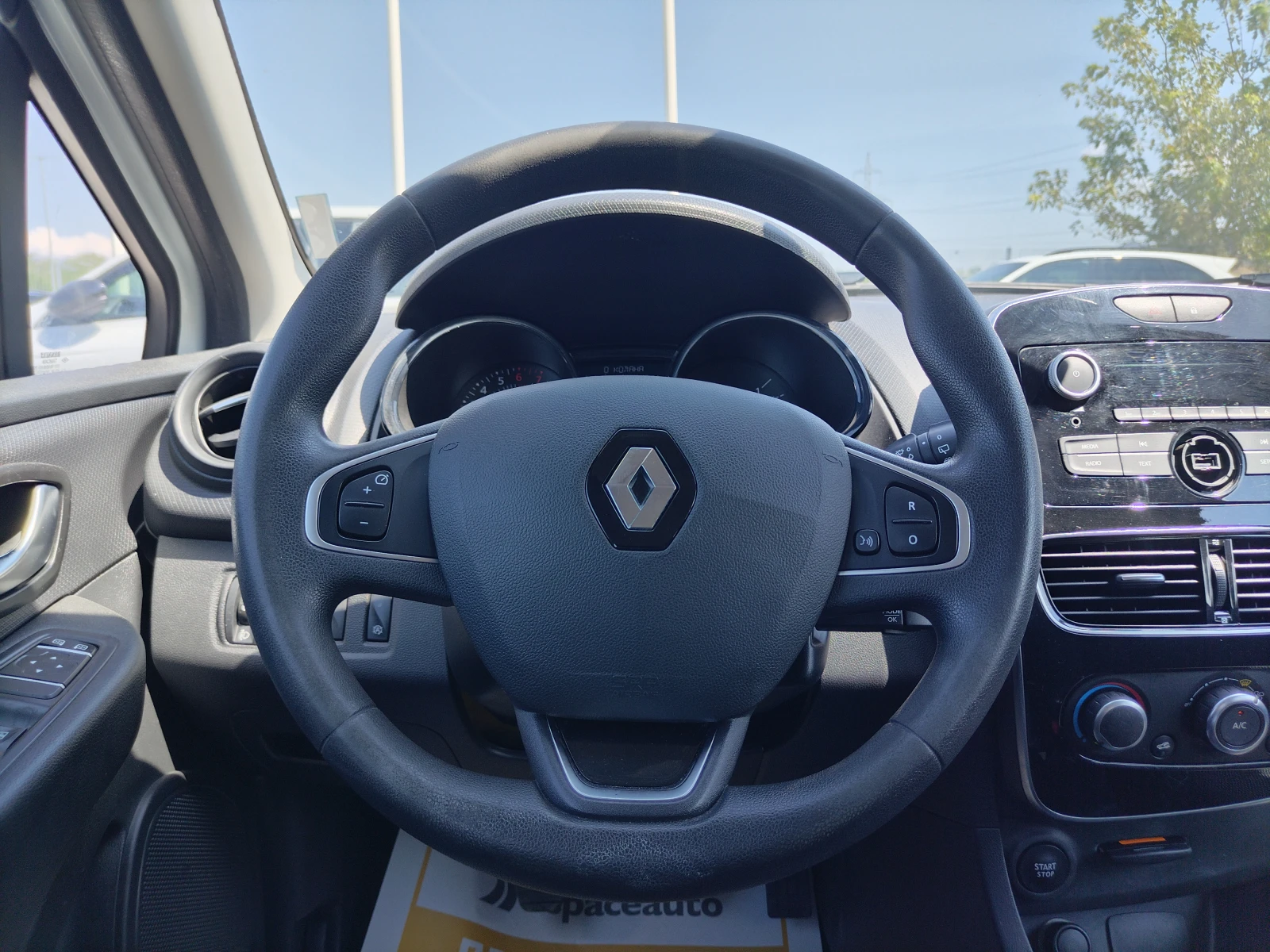 Renault Clio TCe/75К.с/life/N1 - изображение 8