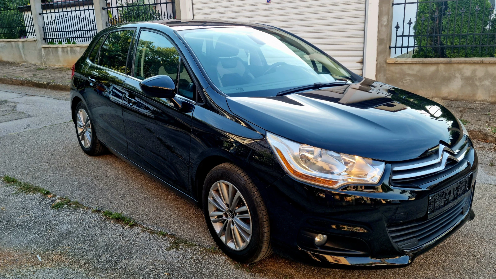 Citroen C4 1 6Е- HDI АВТОМАТИК - изображение 4