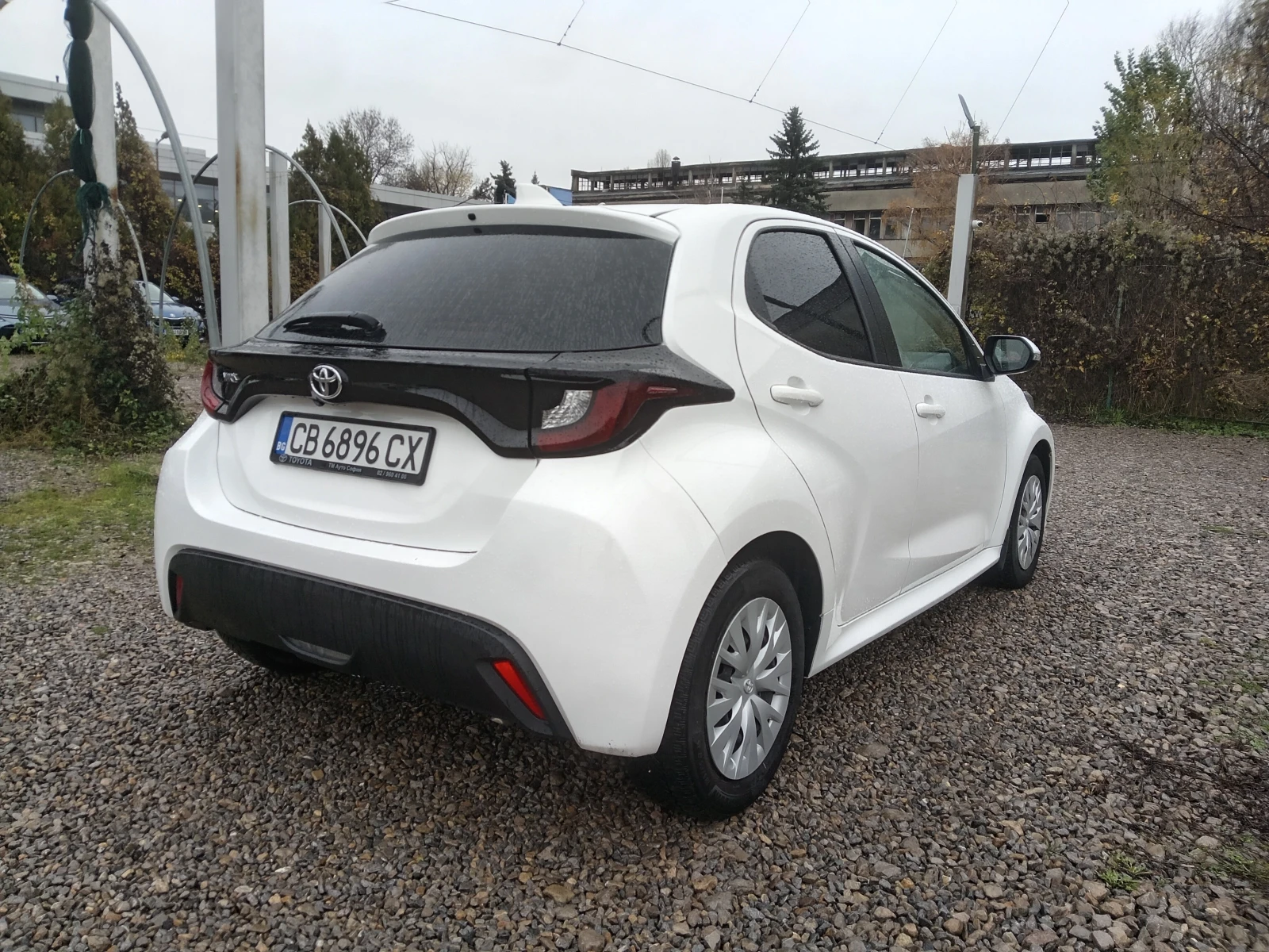 Toyota Yaris 1.5i Гаранционна - изображение 3