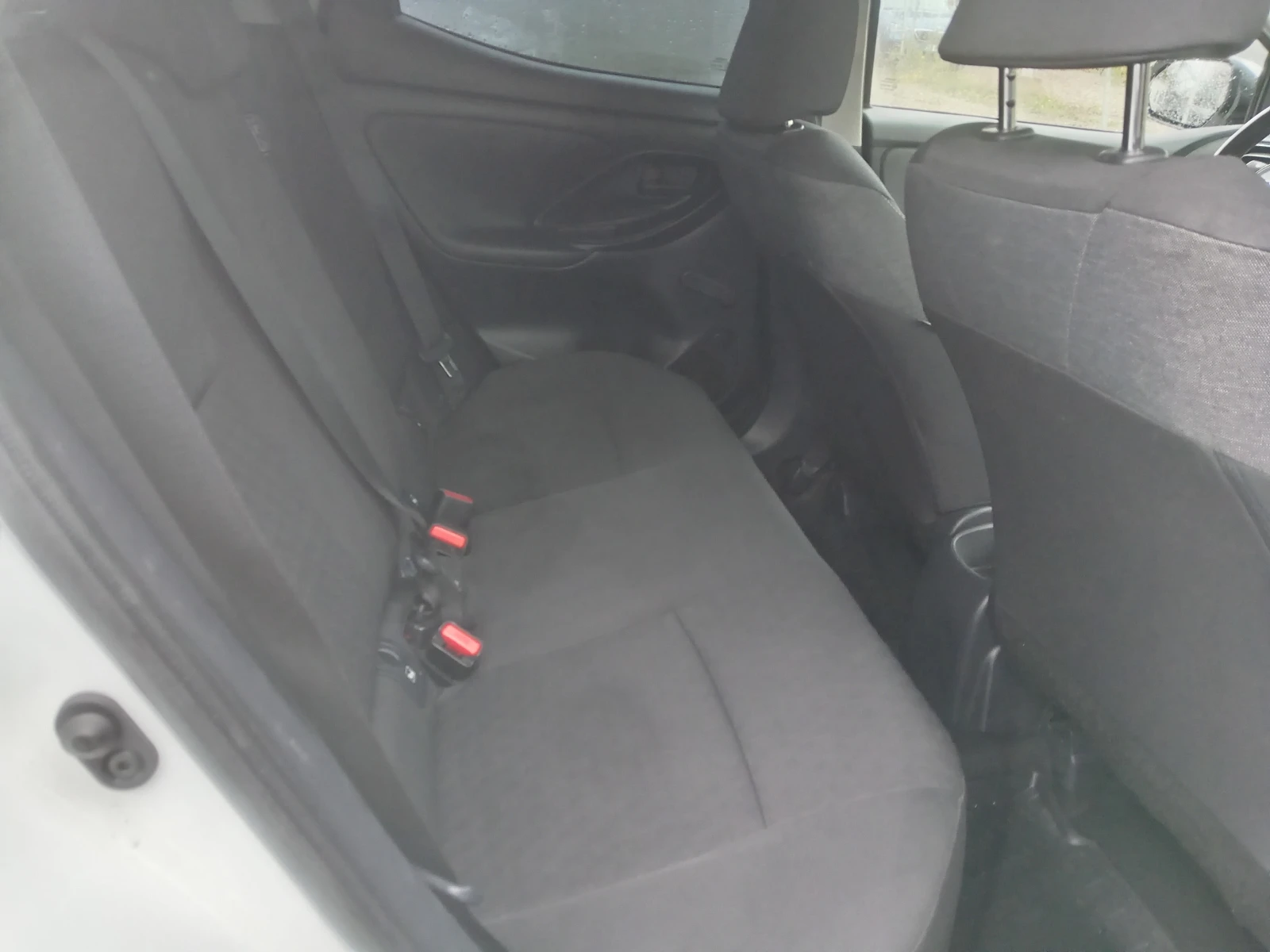 Toyota Yaris 1.5i Гаранционна - изображение 9