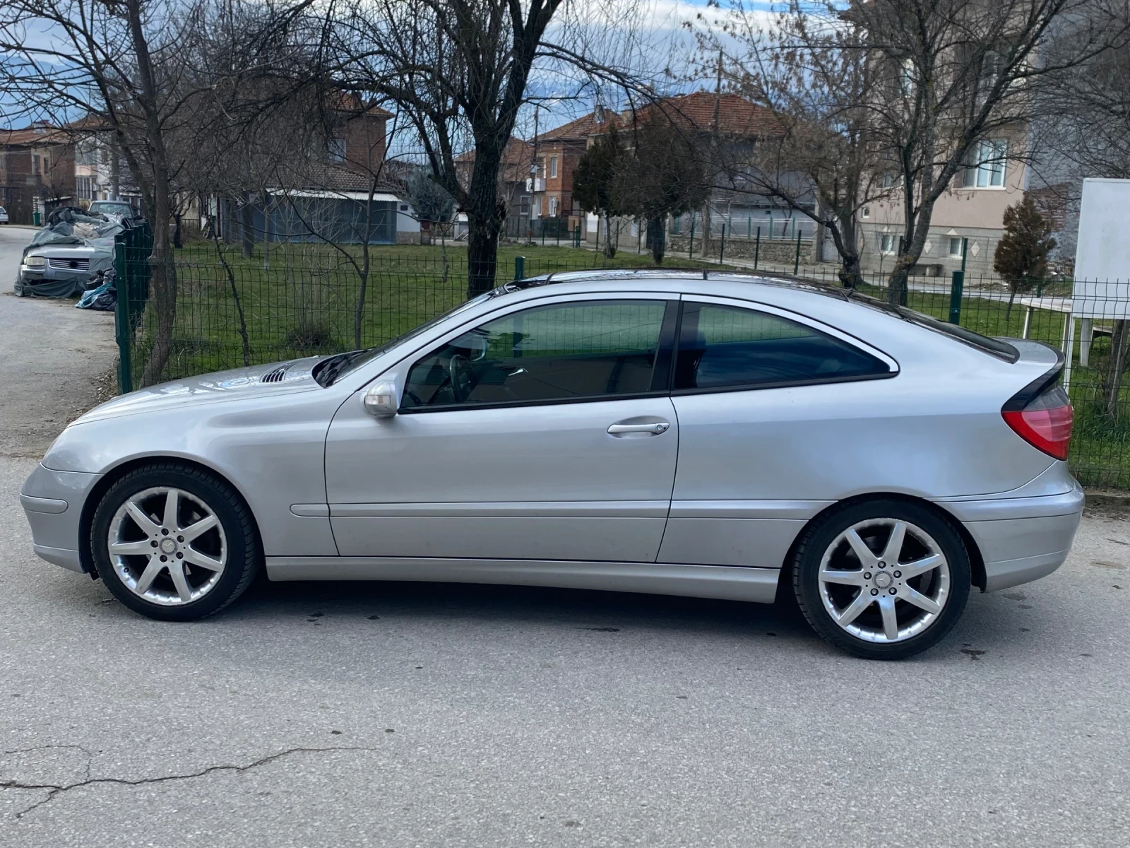 Mercedes-Benz C 200  - изображение 3