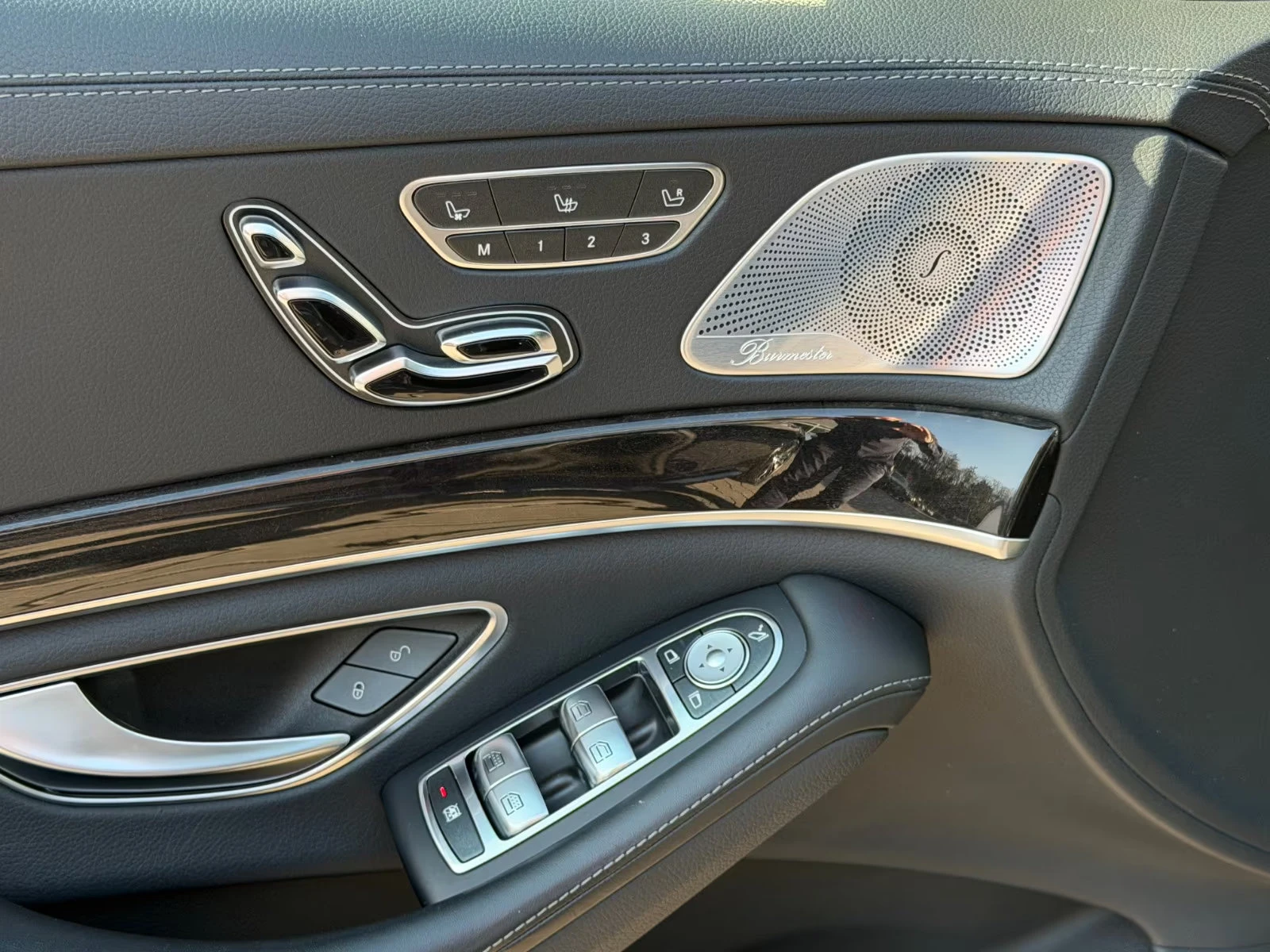 Mercedes-Benz S 350 d/4MATIC/286HP/AMG/BURM/MEMO/PANO/360/904g, снимка 11 - Автомобили и джипове - 53820304