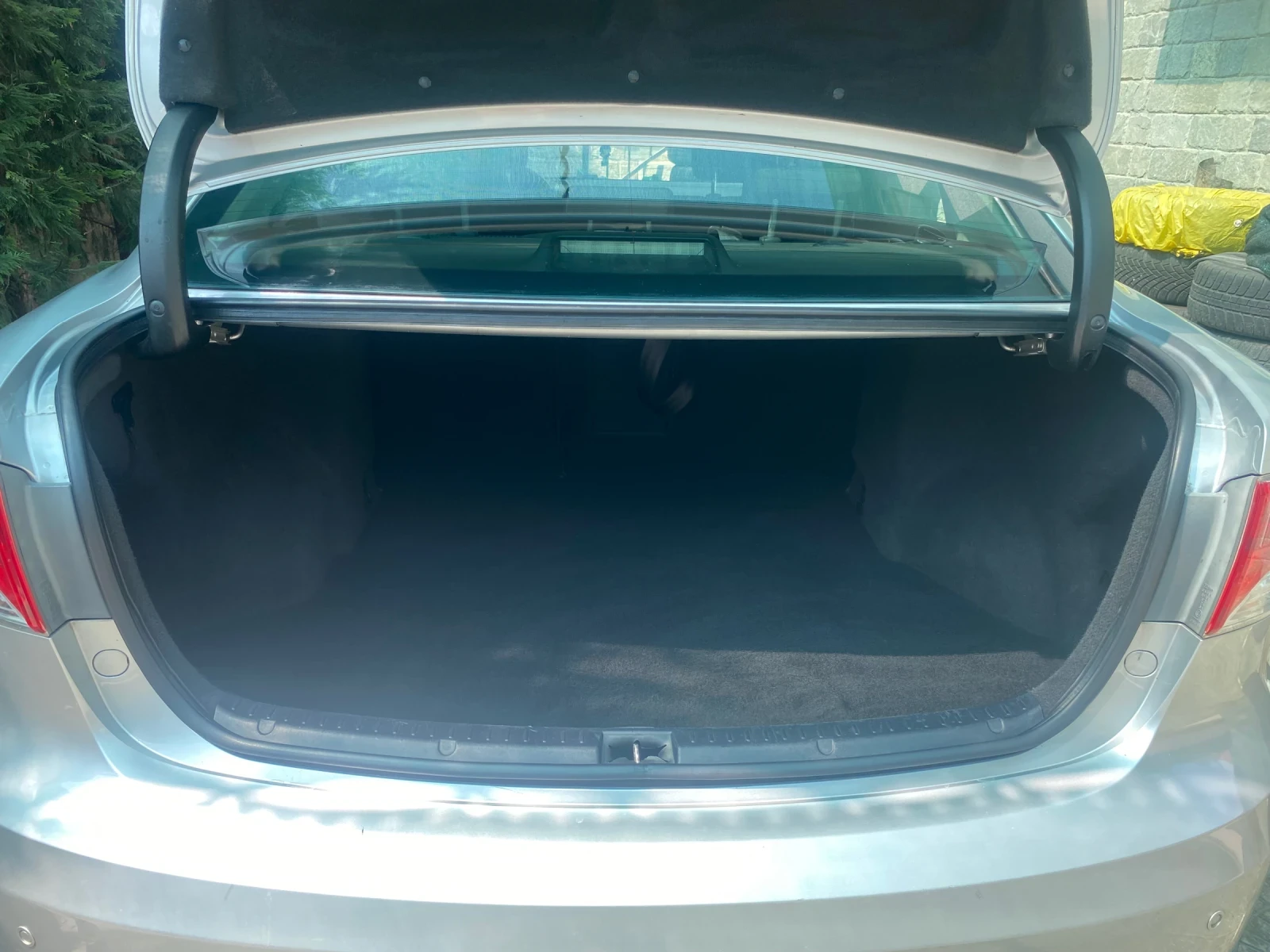 Toyota Avensis 1.8 VVT-i, снимка 10 - Автомобили и джипове - 53860112