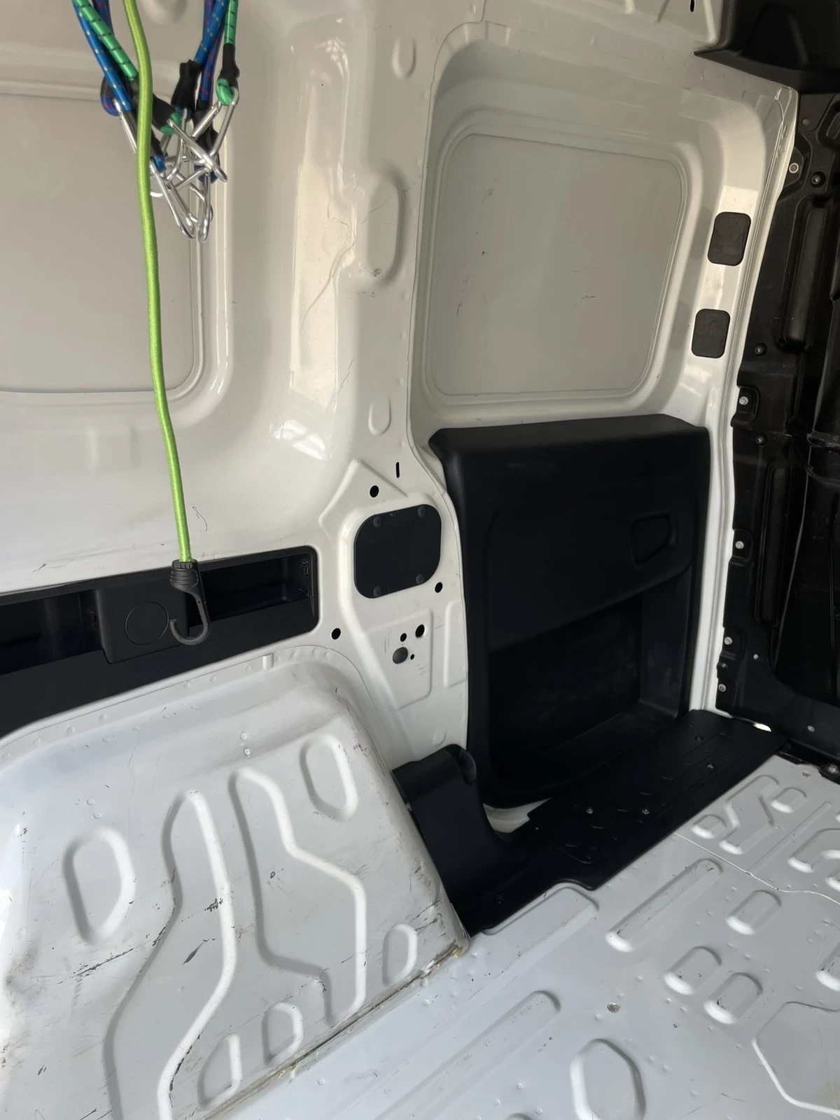 Opel Combo 1.6 CDTI EURO 6. Климатик , Перфектен автомобил, снимка 4 - Автомобили и джипове - 54429045