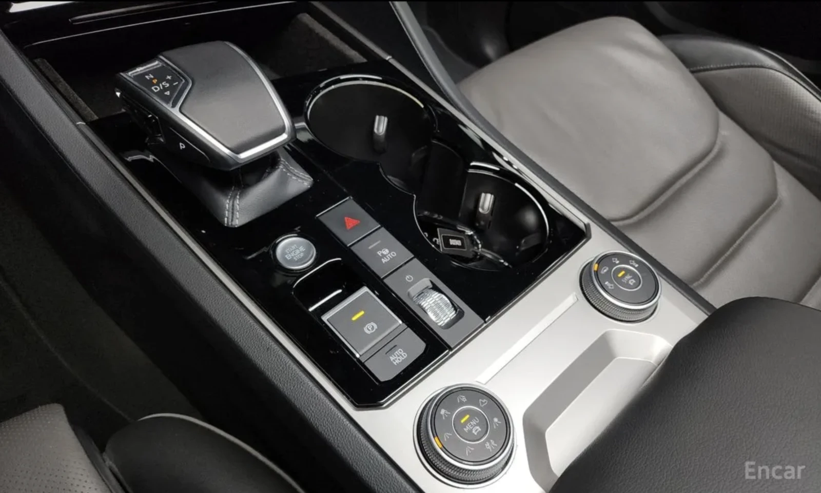 VW Touareg 4.0 V8 TDI / R-line / 360 КАМЕРИ / ПАНОРАМА / FULL, снимка 12 - Автомобили и джипове - 54854385
