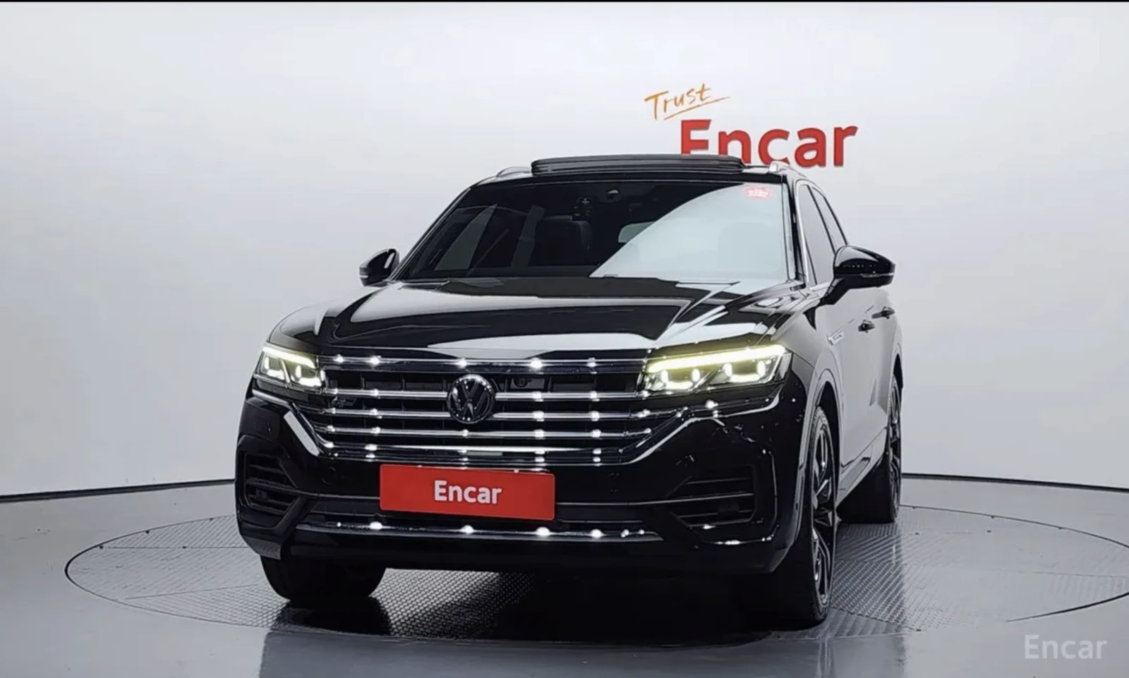 VW Touareg 4.0 V8 TDI / R-line / 360 КАМЕРИ / ПАНОРАМА / FULL, снимка 3 - Автомобили и джипове - 54854385