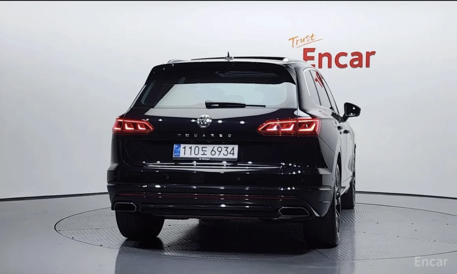 VW Touareg 4.0 V8 TDI / R-line / 360 КАМЕРИ / ПАНОРАМА / FULL, снимка 4 - Автомобили и джипове - 54854385