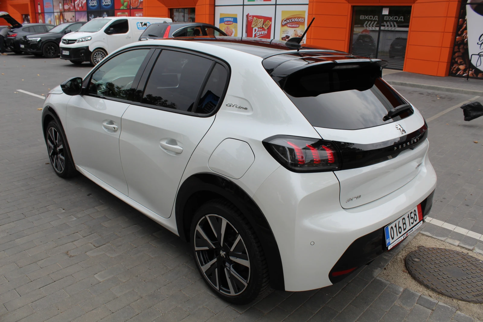 Peugeot 208 1.2I GT KAPARIRANA, снимка 3 - Автомобили и джипове - 55062654