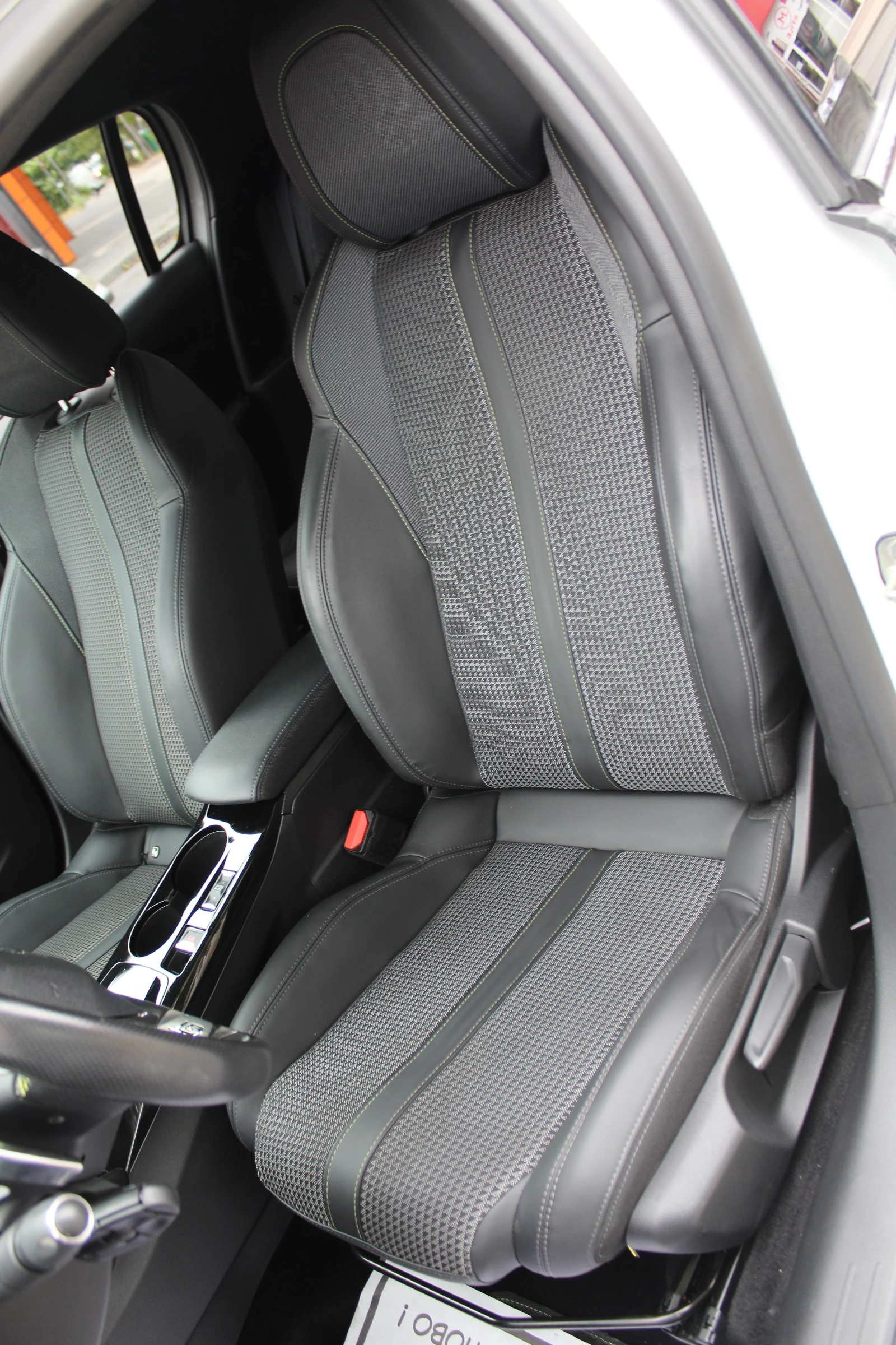 Peugeot 208 1.2I GT KAPARIRANA, снимка 13 - Автомобили и джипове - 55062654