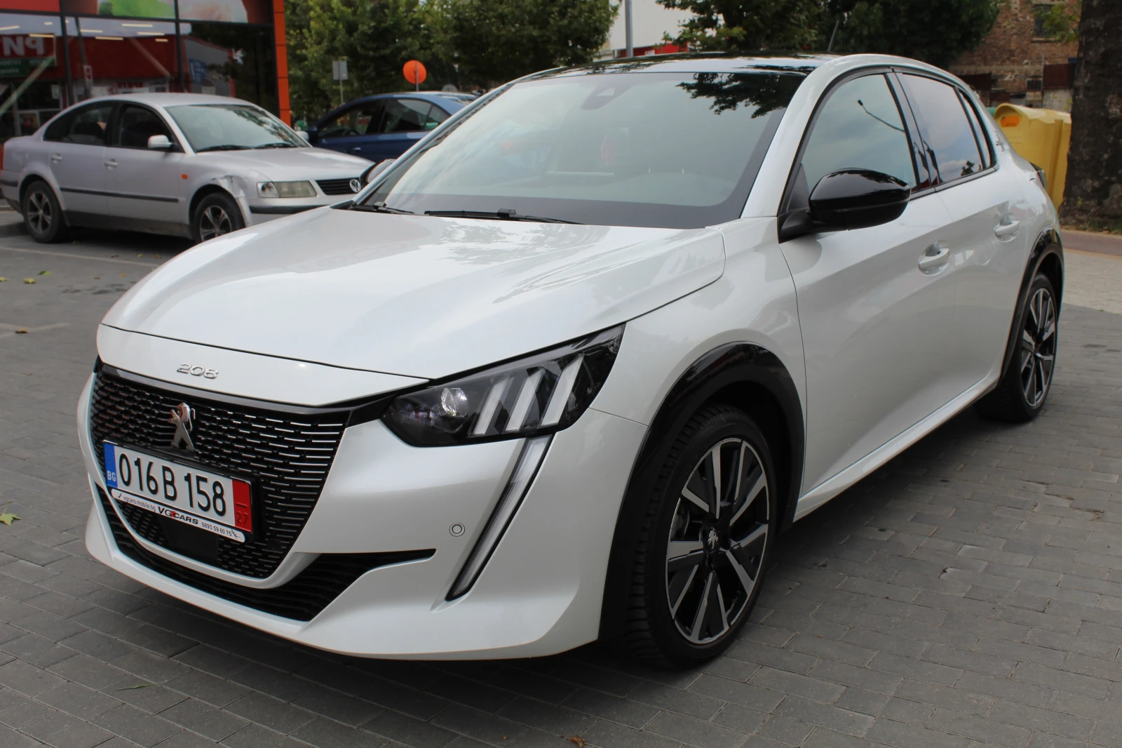Peugeot 208 1.2I GT KAPARIRANA, снимка 6 - Автомобили и джипове - 55062654