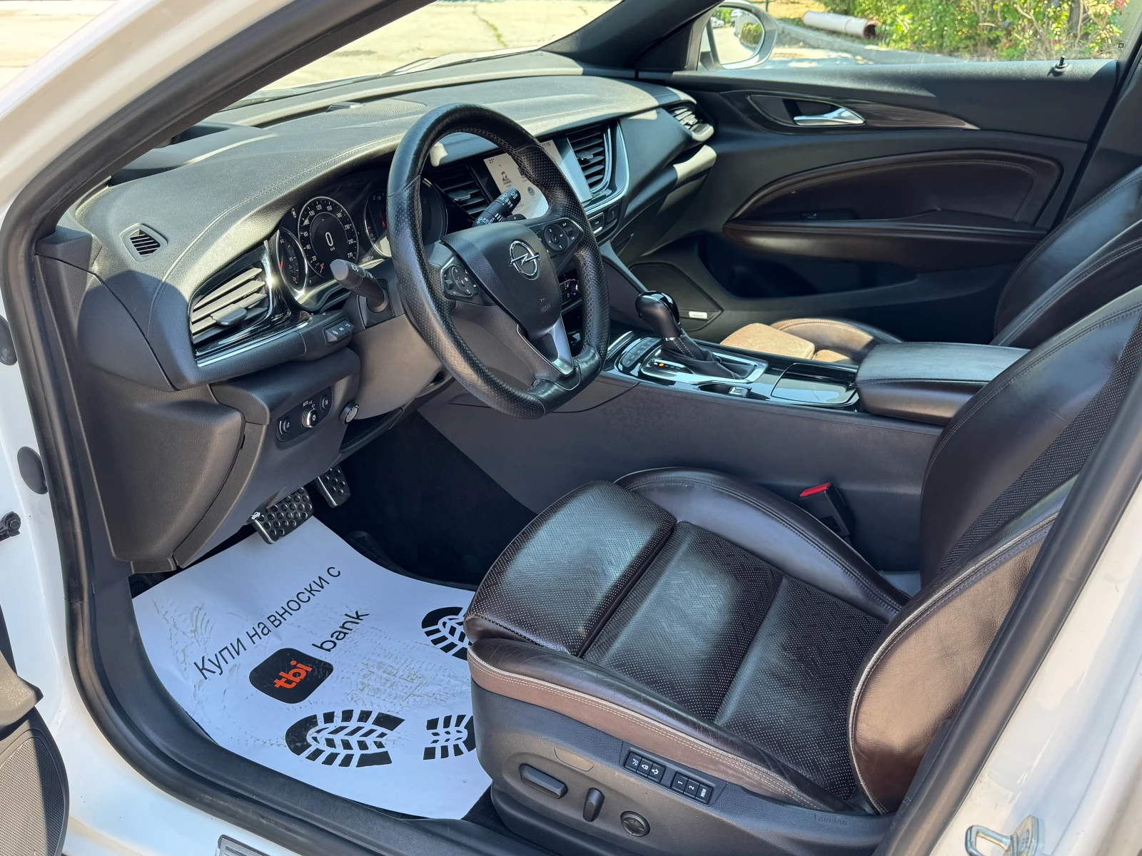 Opel Insignia Sports Tourer 2.0i 260 к.с./ГАРАНЦИЯ, снимка 10 - Автомобили и джипове - 55200620
