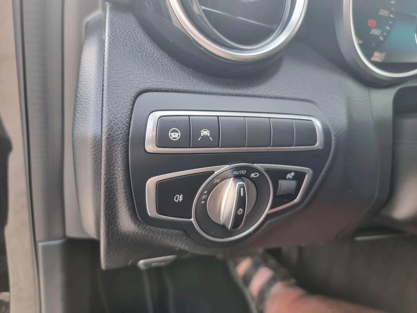 Mercedes-Benz C 220 Feislift, снимка 11 - Автомобили и джипове - 55589056