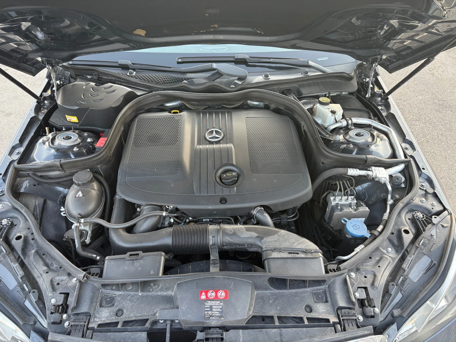 Mercedes-Benz E 220 2.2 CDI, снимка 14 - Автомобили и джипове - 55837435