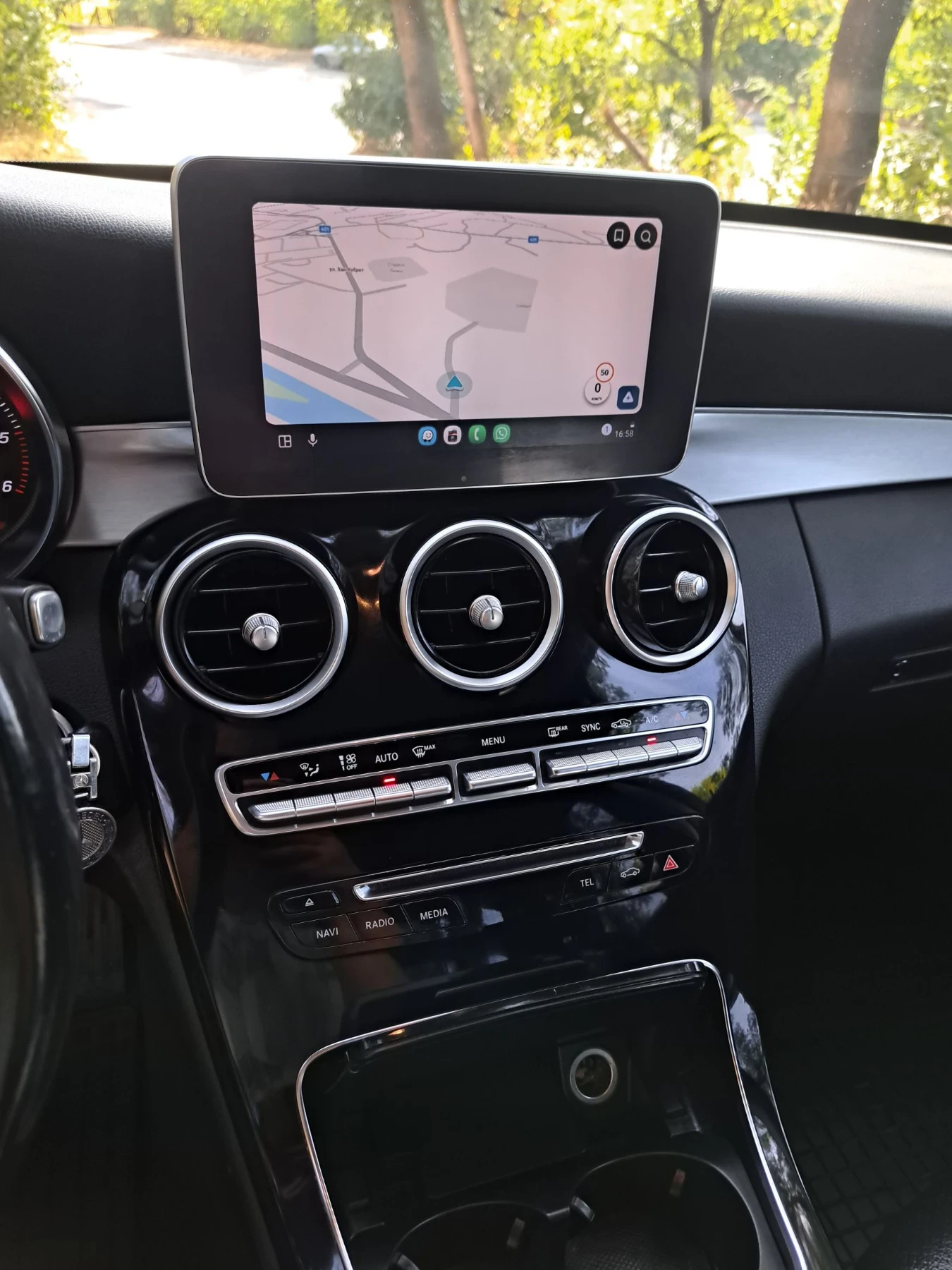 Mercedes-Benz C 220 AMG, снимка 9 - Автомобили и джипове - 55866338
