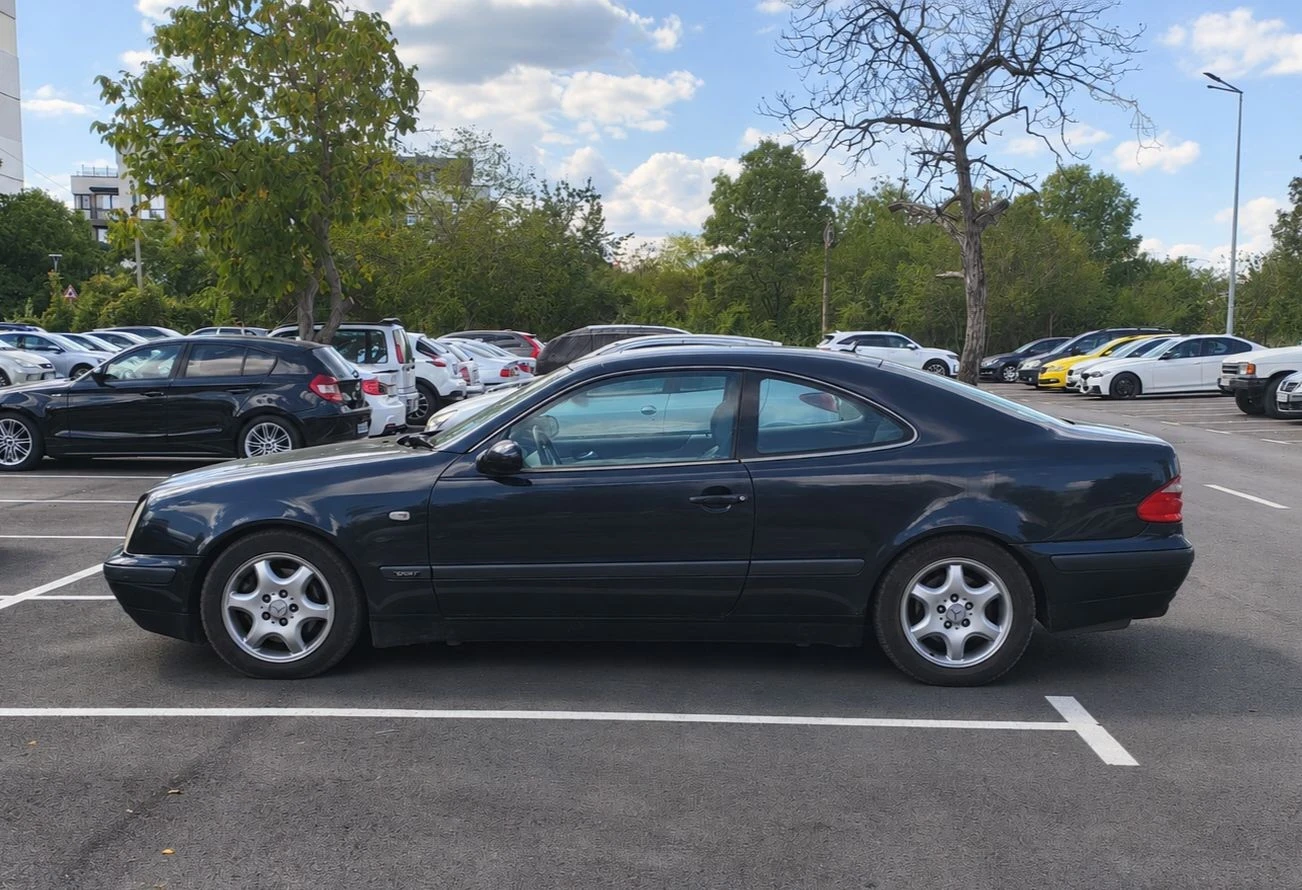 Mercedes-Benz CLK Sport, снимка 8 - Автомобили и джипове - 55960648