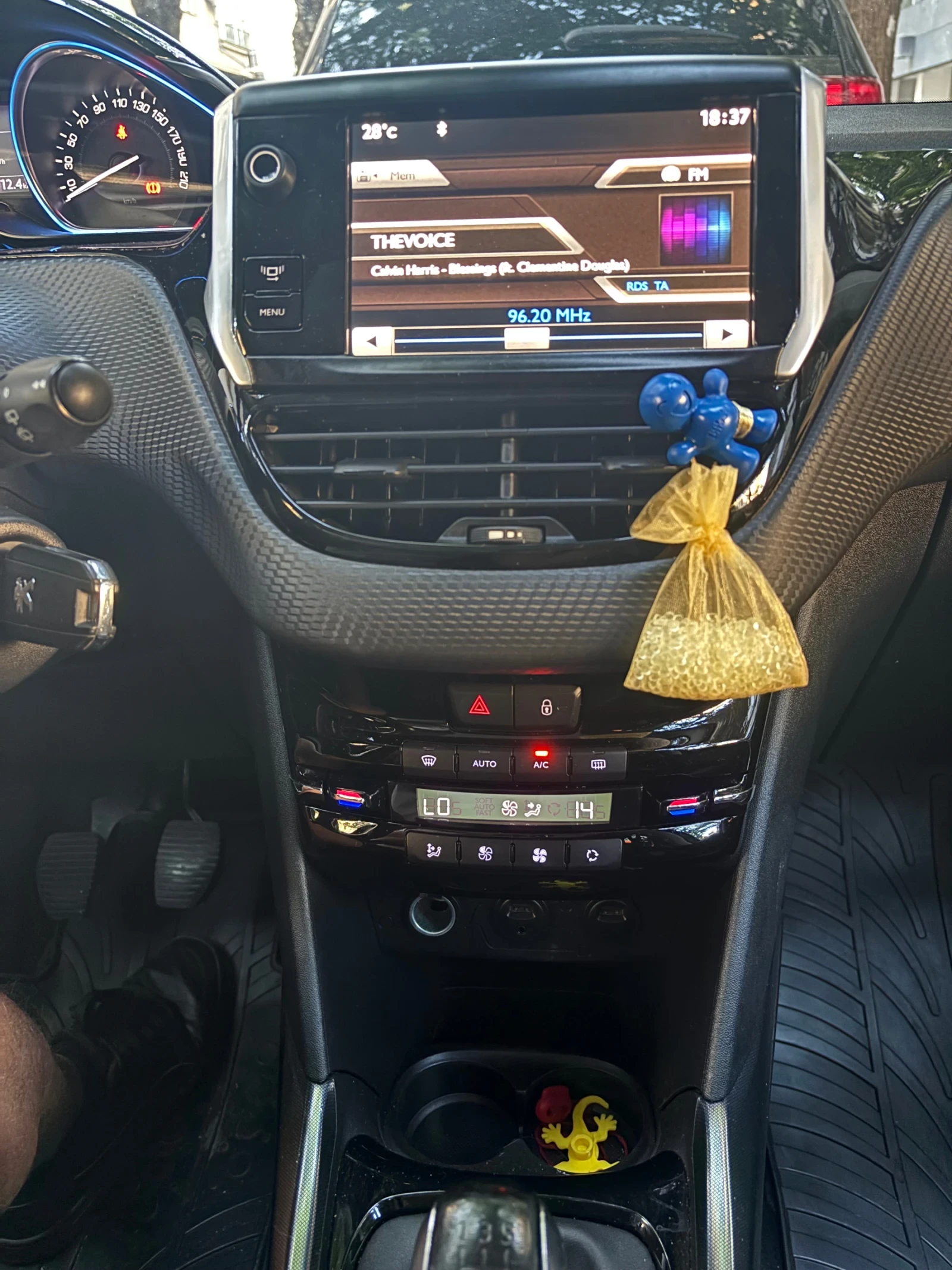 Peugeot 2008, снимка 11 - Автомобили и джипове - 55962727