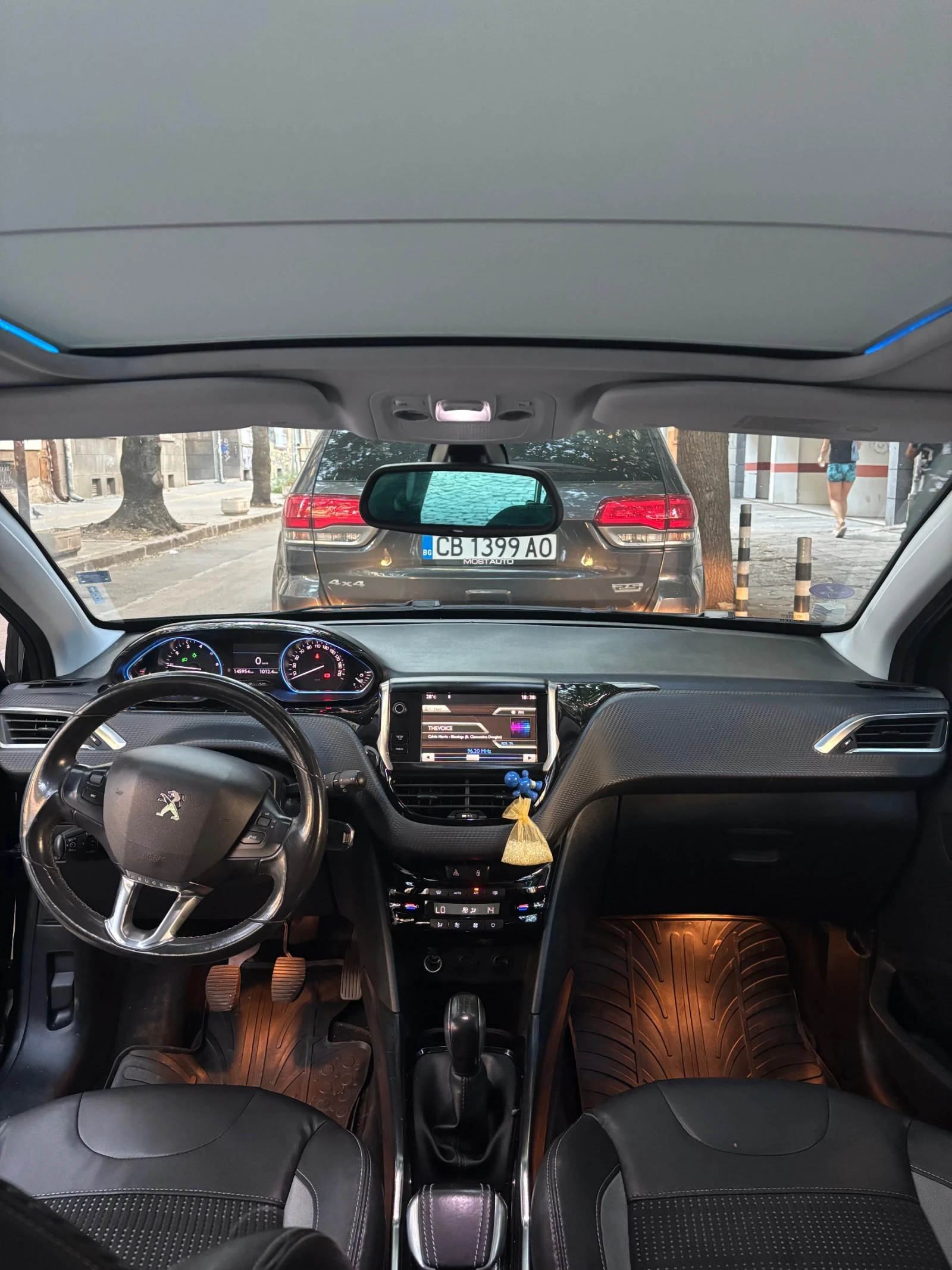 Peugeot 2008, снимка 12 - Автомобили и джипове - 55962727