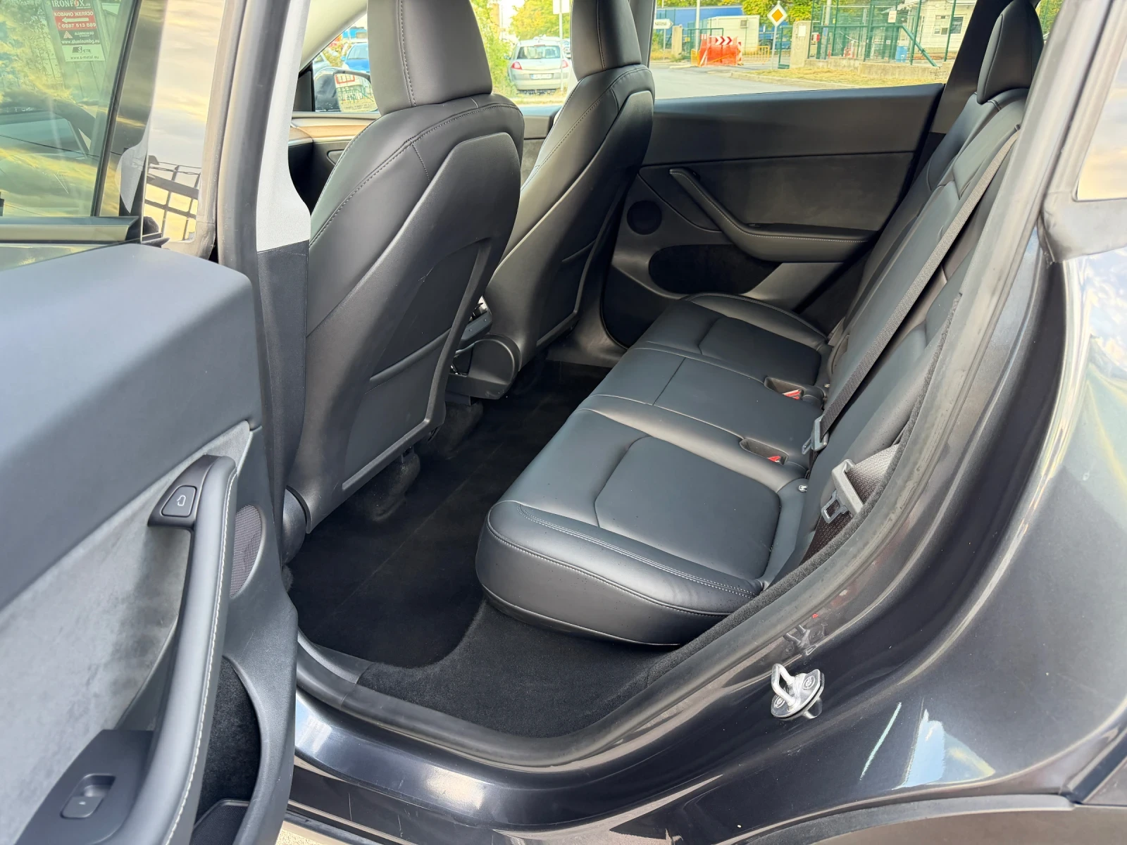 Tesla Model Y 2024 / LFP Батерия / 31280км  / Термопомпа, снимка 11 - Автомобили и джипове - 56132759