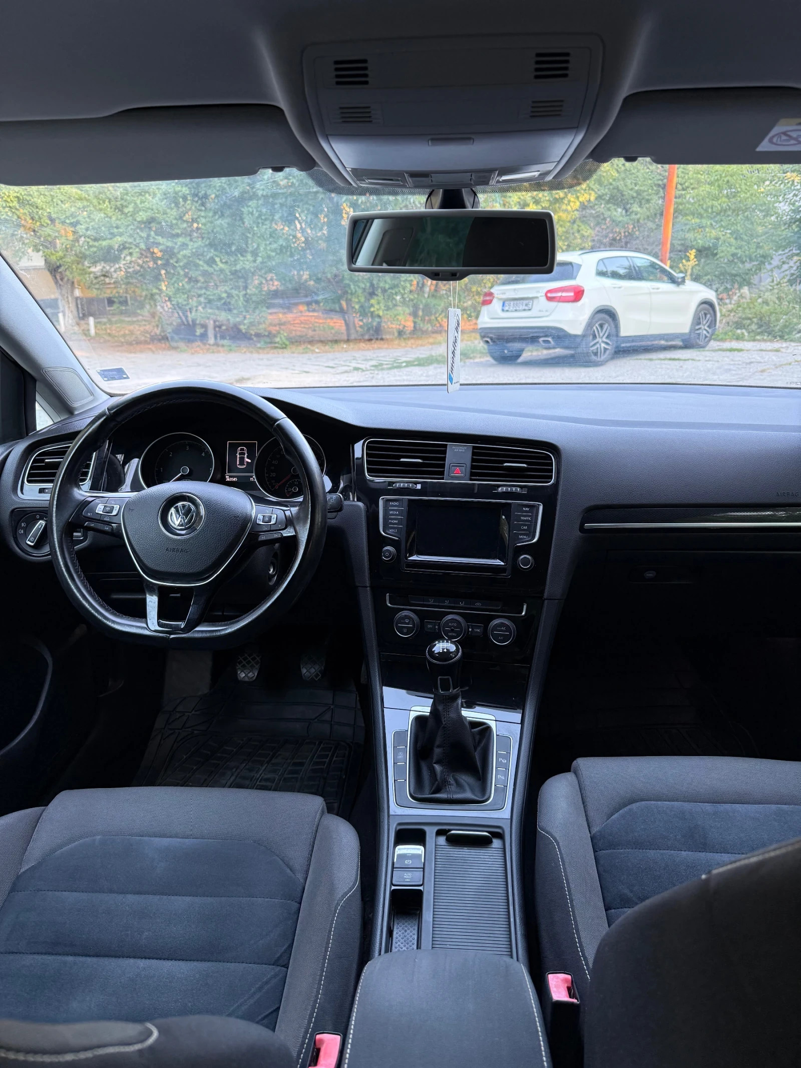 VW Golf 1.6 TDI/HIGHLINE/DISTRONIC, снимка 7 - Автомобили и джипове - 56133940