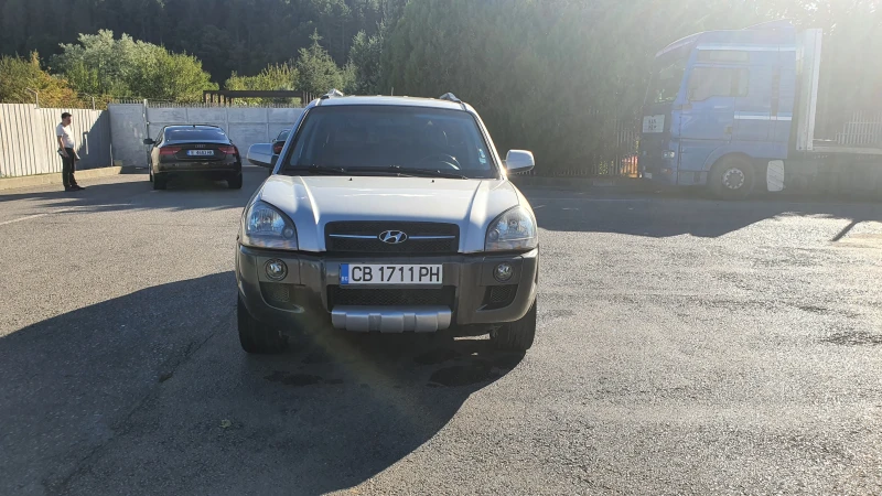 Hyundai Tucson 2.7 4WD, снимка 2 - Автомобили и джипове - 52366488