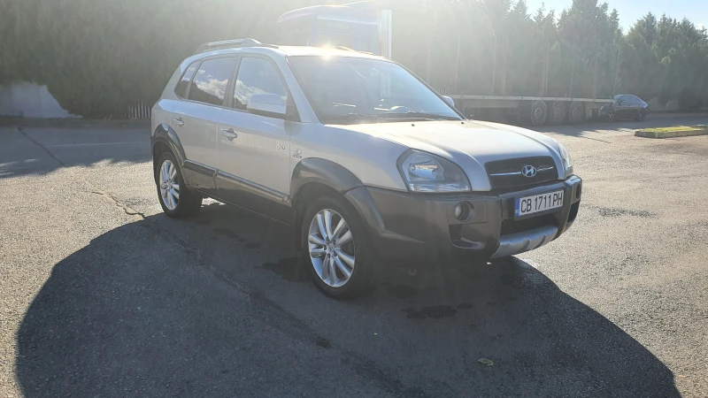 Hyundai Tucson 2.7 4WD, снимка 3 - Автомобили и джипове - 52366488