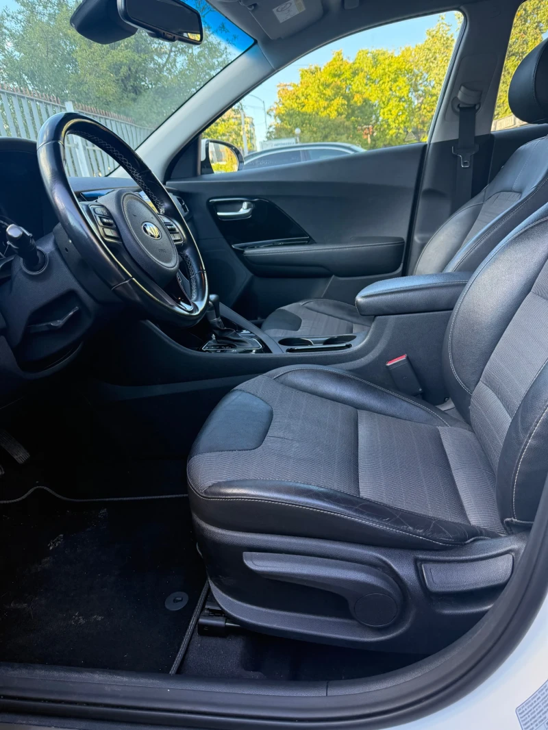 Kia Niro, снимка 16 - Автомобили и джипове - 52769395